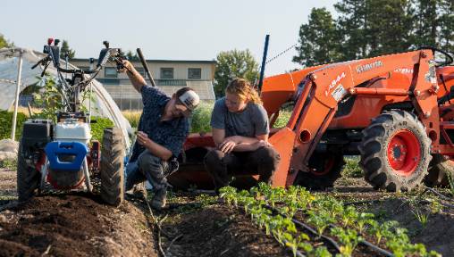 agricultural construction students
