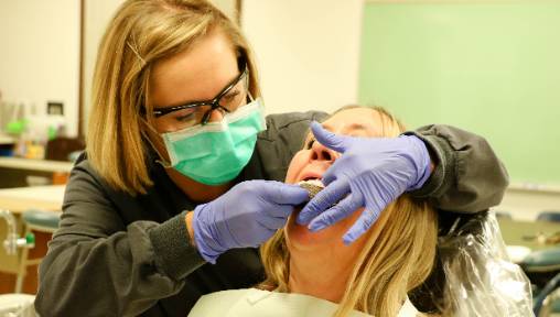 dental hygienist